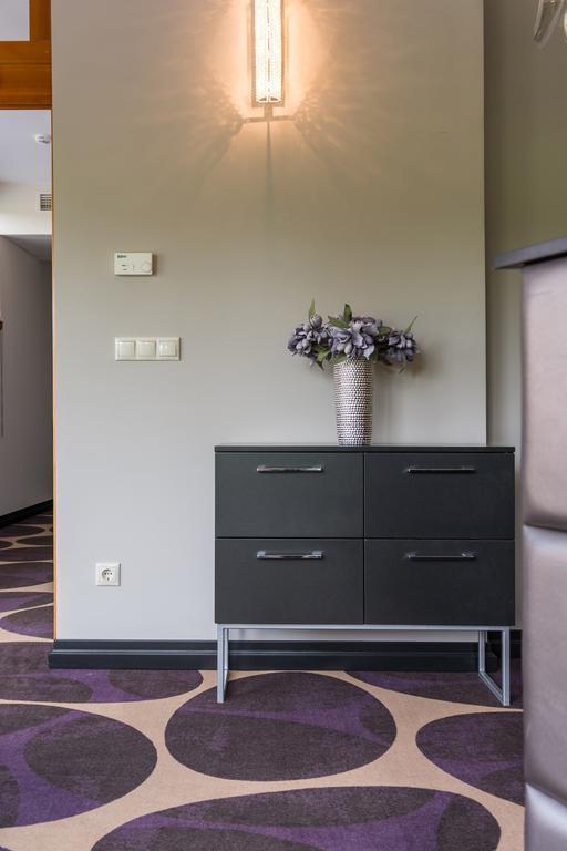 Victoria Garden Hotel Es Etterem Nyíregyháza エクステリア 写真