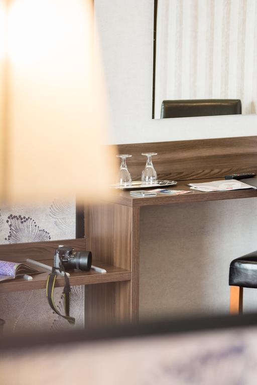 Victoria Garden Hotel Es Etterem Nyíregyháza エクステリア 写真